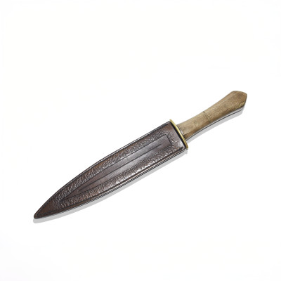 Couteau artisanal de chasse - Dague - Hêtre -  LOTHARFORGE